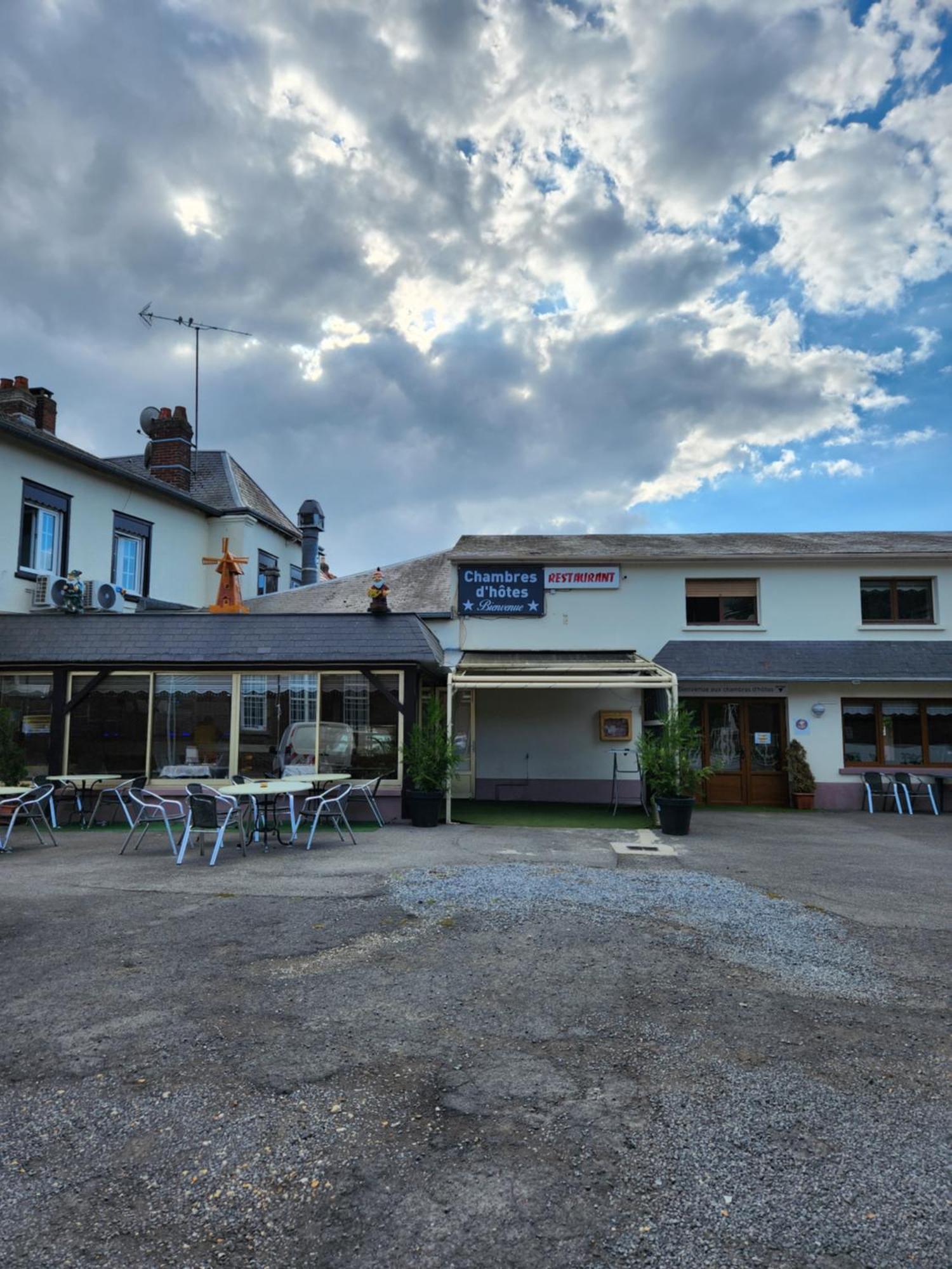 Hotel Harbonnieres Buitenkant foto